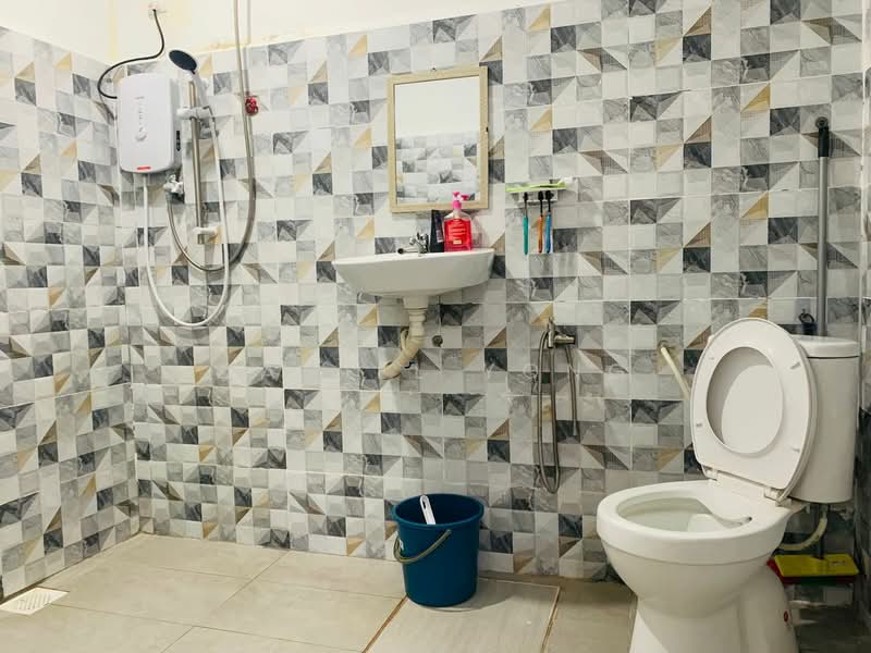 Taman Nesa untuk Untuk Dijual - RM 380,000, Mac 2026 - Bathroom - PropertyGuru.com.my