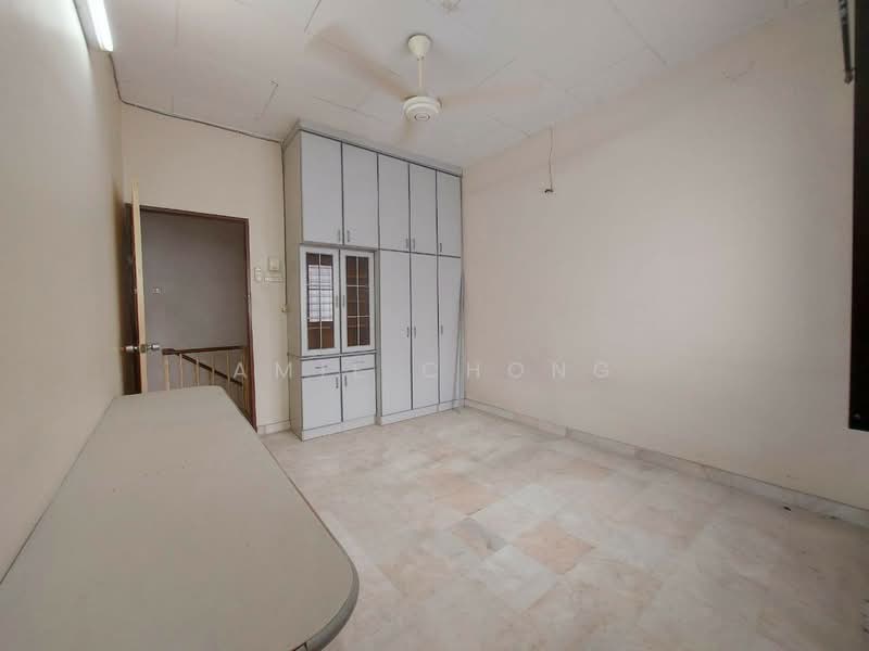 Gunung Rapat Double Storey Terace House Partial Furnished For Sale untuk Untuk Dijual - RM 355,000, Mac 2026 - Bedroom - PropertyGuru.com.my