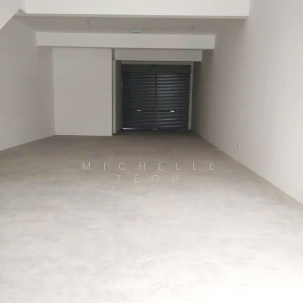 Wide Frontage Shoplot for Rent @ Seri Kembangan, Selangor untuk Untuk Disewa - RM 2,500 /bulan, Feb 2026 - Interior - PropertyGuru.com.my