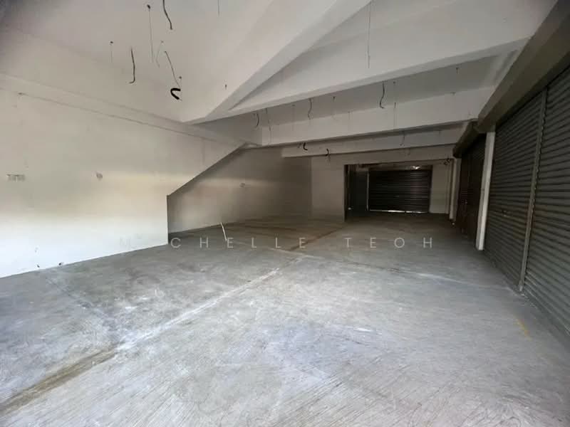 Wide Frontage Shoplot for Rent @ Seri Kembangan, Selangor untuk Untuk Disewa - RM 2,500 /bulan, Feb 2026 - Interior - PropertyGuru.com.my