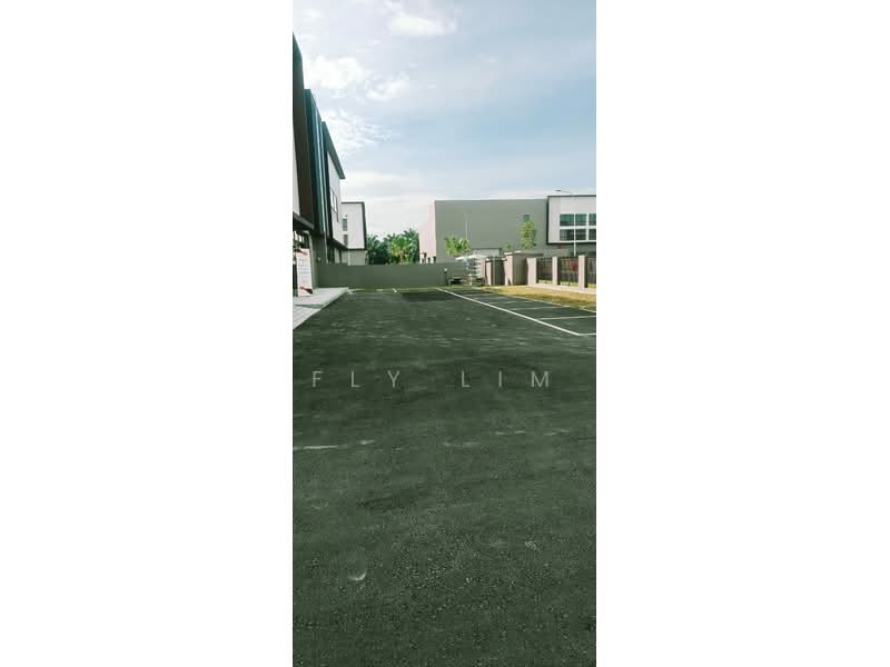 Factory for Rent in Taman Perindustrian Air Hitam (Klang) - Fly Lim - Exterior - PropertyGuru.com.my