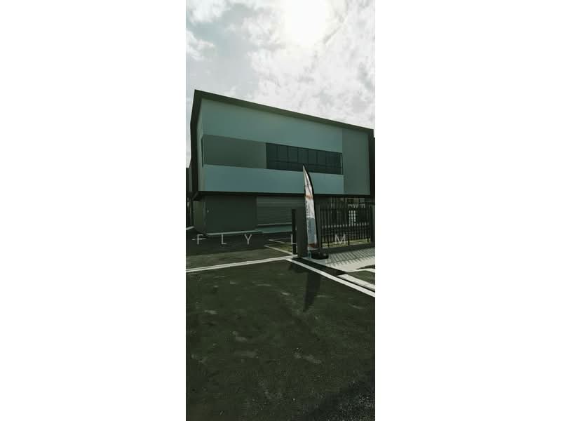 Factory for Rent in Taman Perindustrian Air Hitam (Klang) - Fly Lim - Exterior - PropertyGuru.com.my