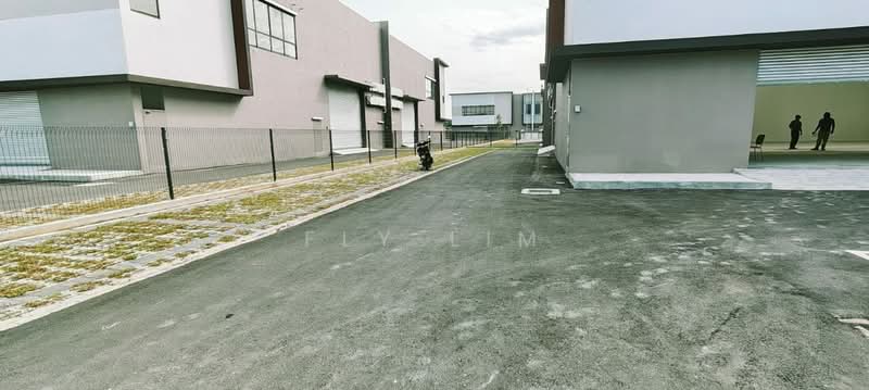 Factory for Rent in Taman Perindustrian Air Hitam (Klang) - Fly Lim - Exterior - PropertyGuru.com.my