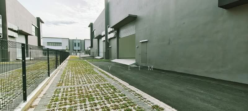 Factory for Rent in Taman Perindustrian Air Hitam (Klang) - Fly Lim - Exterior - PropertyGuru.com.my