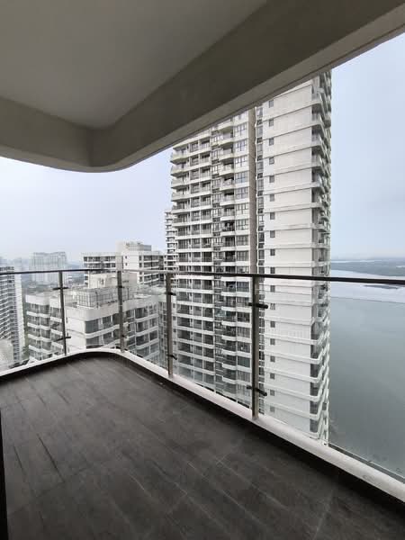 Kings Bay @ Country Garden Danga Bay untuk Untuk Disewa - RM 2,700 /bulan, Mac 2026 - Balcony - PropertyGuru.com.my