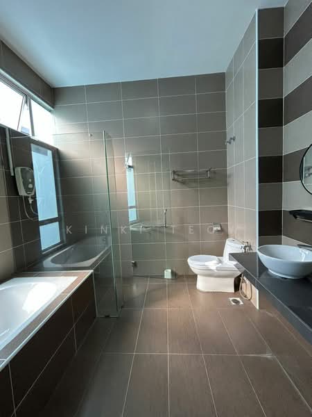 Cluster House for Rent in Nusa Sentral (Iskandar Puteri (Nusajaya)) - Kinki Teow - Bathroom - PropertyGuru.com.my