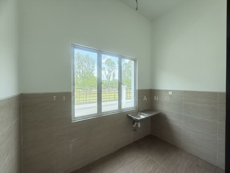 Semi-Detached House for Sale in Rawang (Selangor) - Tiffany Yang - Kitchen - PropertyGuru.com.my