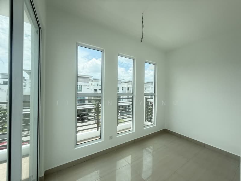 Semi-Detached House for Sale in Rawang (Selangor) - Tiffany Yang - Bedroom - PropertyGuru.com.my