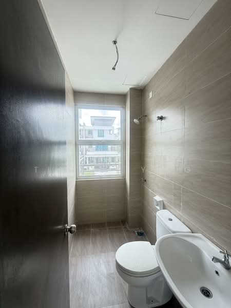Semi-Detached House for Sale in Rawang (Selangor) - Tiffany Yang - Bathroom - PropertyGuru.com.my