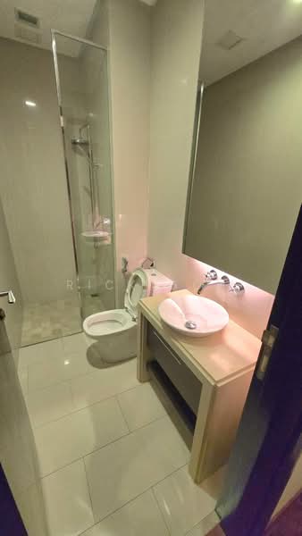 Service Residence for Sale at Straits Quay (The Suites at Waterside) - Rick Goh - Bathroom - PropertyGuru.com.my