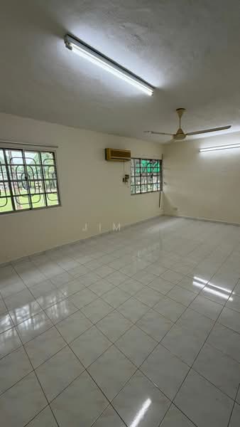 3-storey Terraced House for Sale in Taman Daya (Kepong) - Jim . - Living Room - PropertyGuru.com.my