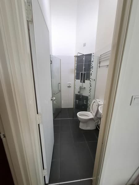 Cluster House for Rent in Bukit Indah (Iskandar Puteri (Nusajaya)) - Kinki Teow - Bathroom - PropertyGuru.com.my