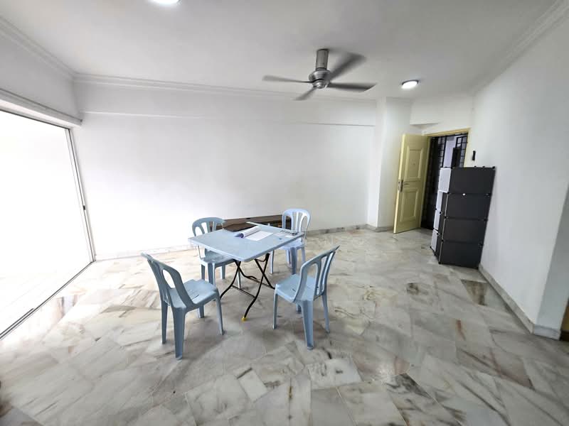 Bukit Pandan Kondominium 2 untuk Untuk Disewa - RM 1,350 /bulan, Feb 2026 - Living Room - PropertyGuru.com.my