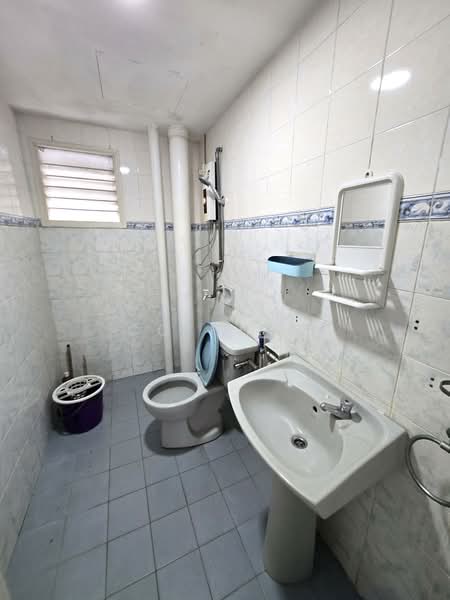 Bukit Pandan Kondominium 2 untuk Untuk Disewa - RM 1,350 /bulan, Feb 2026 - Bathroom - PropertyGuru.com.my