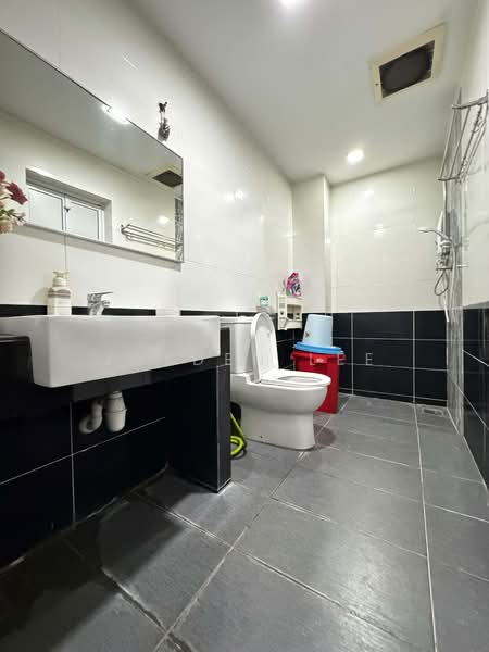 2-storey Terraced House for Sale in BANDAR PUCHONG JAYA (Puchong) - Jayden Lee - Bathroom - PropertyGuru.com.my