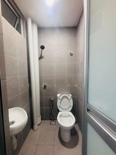 Condominium for Rent at Lakefront Residence - Jessie Chen - Bathroom - PropertyGuru.com.my