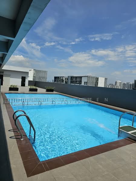 Condominium for Rent at Lakefront Residence - Jessie Chen - Pool - PropertyGuru.com.my