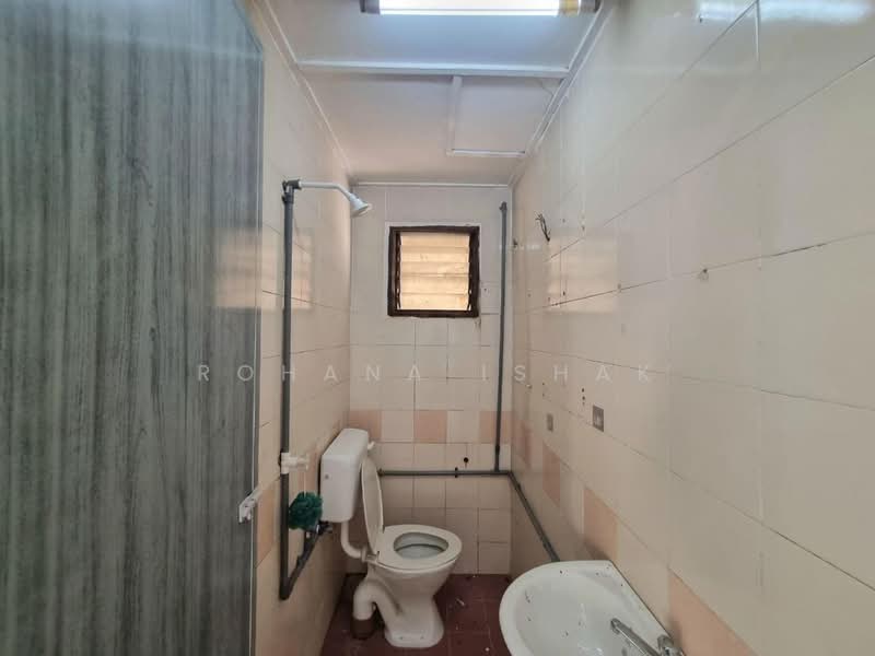 Townhouse for Sale in Shah Alam (Selangor) - Rohana Ishak - Bathroom - PropertyGuru.com.my