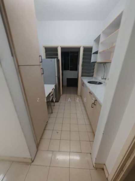 Cengal Condominium untuk Untuk Disewa - RM 1,300 /bulan, Mac 2026 - Kitchen - PropertyGuru.com.my