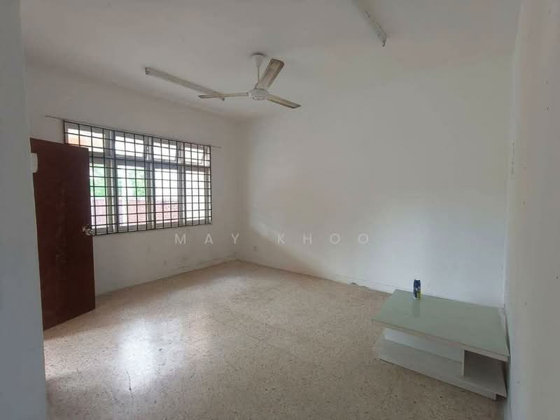 2-storey Terraced House for Sale in Taman Molek (Johor Bahru) - May Khoo - Living Room - PropertyGuru.com.my