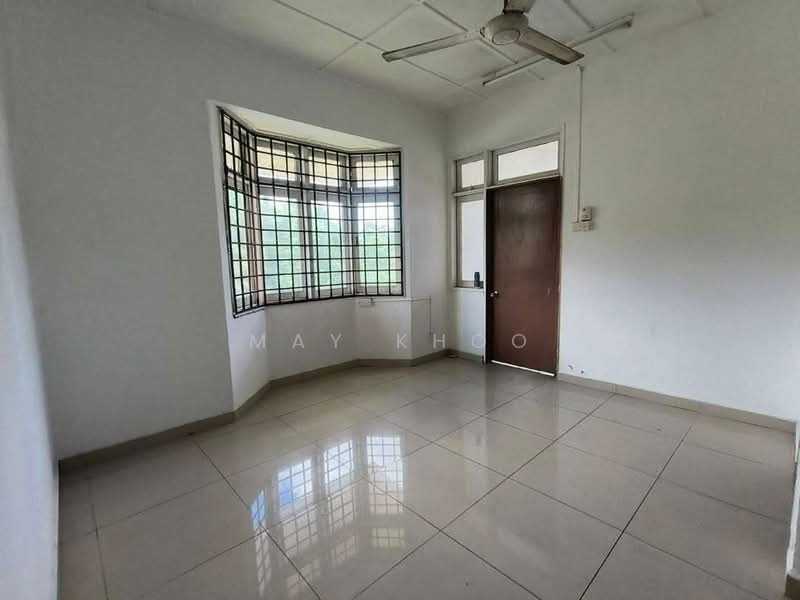 2-storey Terraced House for Sale in Taman Molek (Johor Bahru) - May Khoo - Living Room - PropertyGuru.com.my