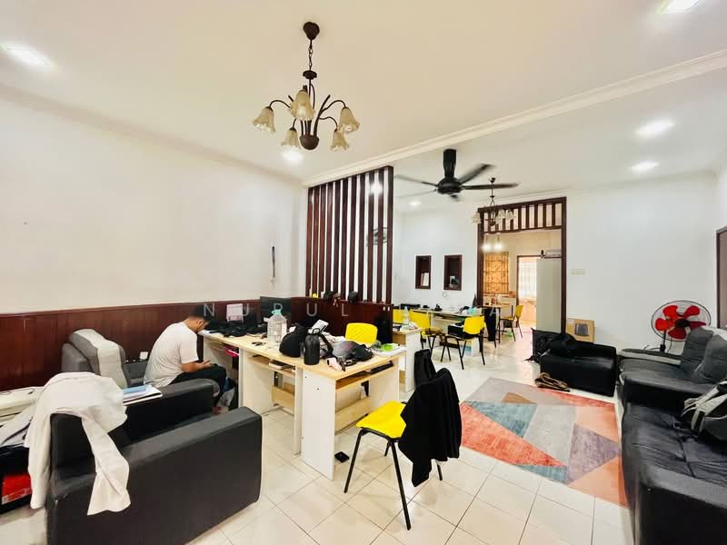 Jalan Plumbum, Seksyen 7 untuk Untuk Dijual - RM 625,000, Mac 2026 - Living Room - PropertyGuru.com.my