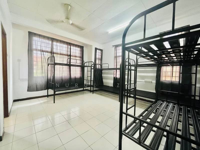 Jalan Plumbum, Seksyen 7 untuk Untuk Dijual - RM 625,000, Mac 2026 - Bedroom - PropertyGuru.com.my