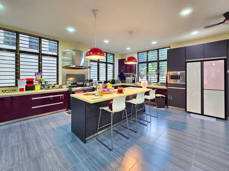 Semi-Detached House for Sale in Saujana Utama (Selangor) - Shiqin Saidin - Kitchen - PropertyGuru.com.my