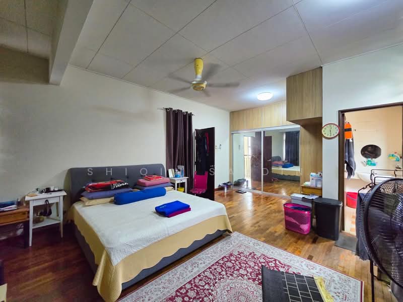 Semi-Detached House for Sale in Saujana Utama (Selangor) - Shiqin Saidin - Bedroom - PropertyGuru.com.my