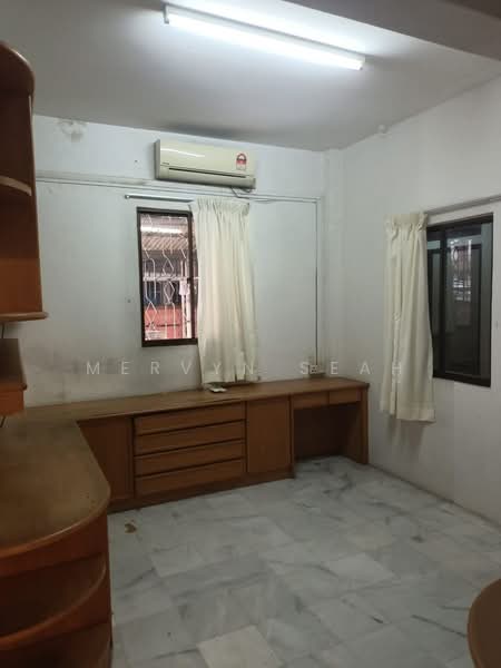 Rumah Berkembar untuk Dijual di Gurney Drive (Penang) - Mervyn Seah - Study - PropertyGuru.com.my