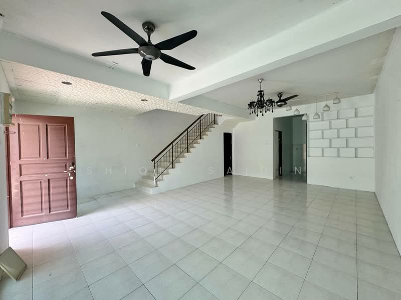 2-storey Terraced House for Sale in Saujana Utama (Selangor) - Shiqin Saidin - Living Room - PropertyGuru.com.my
