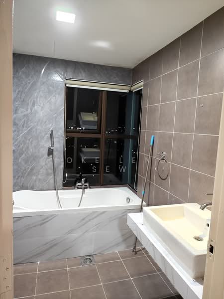 Condominium for Rent at Atmosfera Kondominium - Yoke Leng Sew - Bathroom - PropertyGuru.com.my