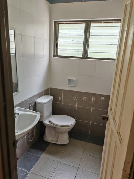Shop for Sale in Taman Cahaya Bercham (Ipoh) - Angie Wong - Bathroom - PropertyGuru.com.my