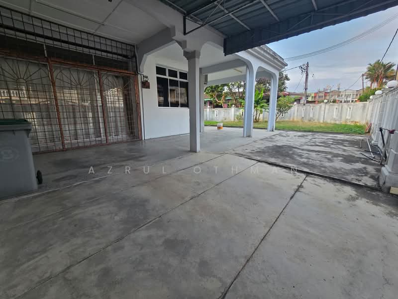 1-storey Terraced House for Rent in Senawang (Negeri Sembilan) - Azrul Othman - Exterior - PropertyGuru.com.my