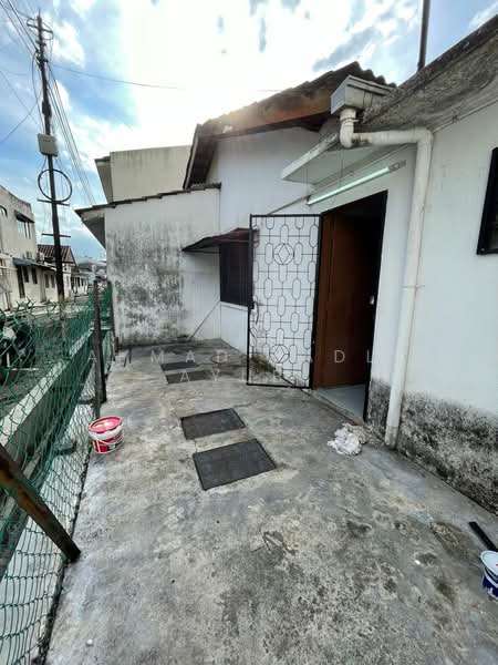 Teres 1 tingkat menghadap padang Taman Setapak untuk Untuk Disewa - RM 2,000 /bulan, Feb 2026 - Exterior - PropertyGuru.com.my