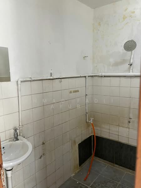 Teres 1 tingkat menghadap padang Taman Setapak untuk Untuk Disewa - RM 2,000 /bulan, Feb 2026 - Bathroom - PropertyGuru.com.my