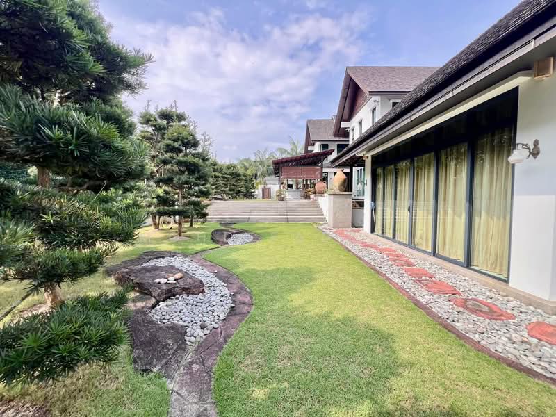 Bungalow for Sale in Bukit Jelutong (Shah Alam) - Mohd Fadzli - Exterior - PropertyGuru.com.my