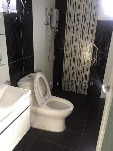 Condominium for Rent at Gurney Park Condominium - Dick Ken Tan - Bathroom - PropertyGuru.com.my