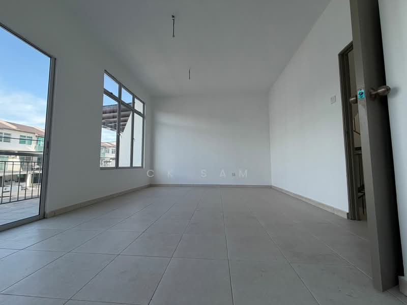 3-storey Terraced House for Sale in Taman Kundang Jaya (Rawang) - CK Sam - Interior - PropertyGuru.com.my