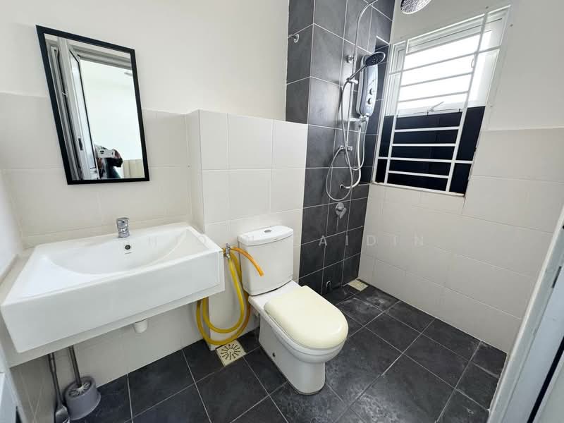 Rumah Teres 2 Tingkat untuk Dijual di Bandar Puncak Alam (Puncak Alam) - Shiqin Saidin - Bathroom - PropertyGuru.com.my