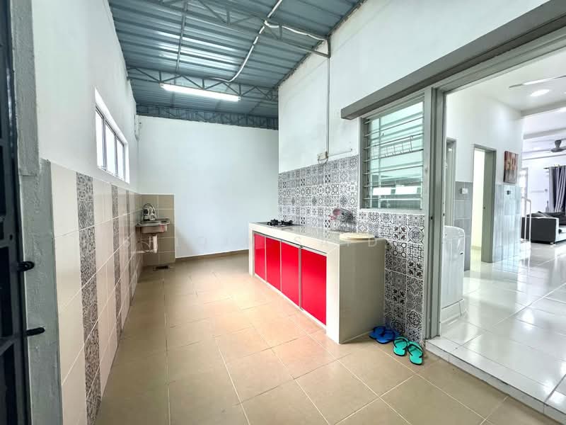 Rumah Teres 2 Tingkat untuk Dijual di Bandar Puncak Alam (Puncak Alam) - Shiqin Saidin - Kitchen - PropertyGuru.com.my