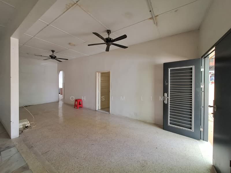 Taman Klang Jaya untuk Untuk Dijual - RM 1,000,000, Mac 2026 - Living Room - PropertyGuru.com.my