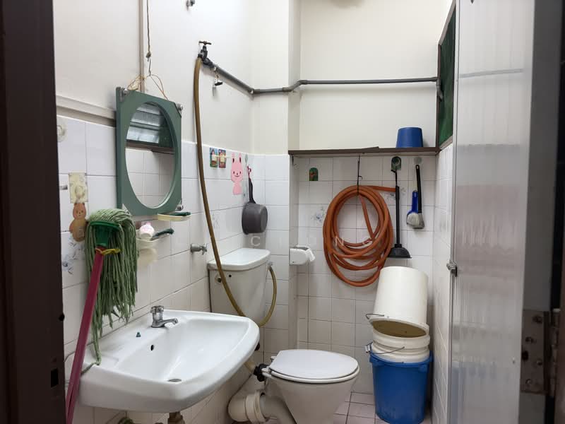 Corner Unit Townhouse Upper Floor Level 1 Taman Midah Cheras Kuala Lumpur untuk Untuk Dijual - RM 388,000, Mac 2026 - Bathroom - PropertyGuru.com.my