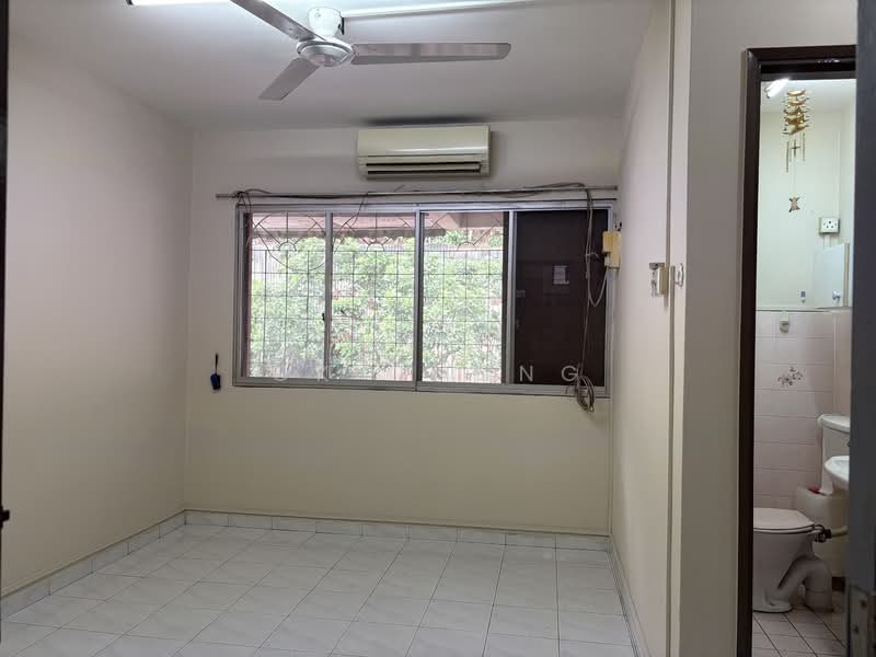 Corner Unit Townhouse Upper Floor Level 1 Taman Midah Cheras Kuala Lumpur untuk Untuk Dijual - RM 388,000, Mac 2026 - Bathroom - PropertyGuru.com.my