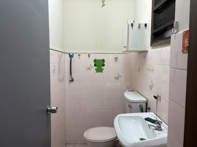 Corner Unit Townhouse Upper Floor Level 1 Taman Midah Cheras Kuala Lumpur untuk Untuk Dijual - RM 388,000, Mac 2026 - Bathroom - PropertyGuru.com.my