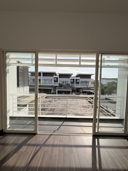 Laman Azalea untuk Untuk Dijual - RM 650,000, Mac 2026 - Balcony - PropertyGuru.com.my