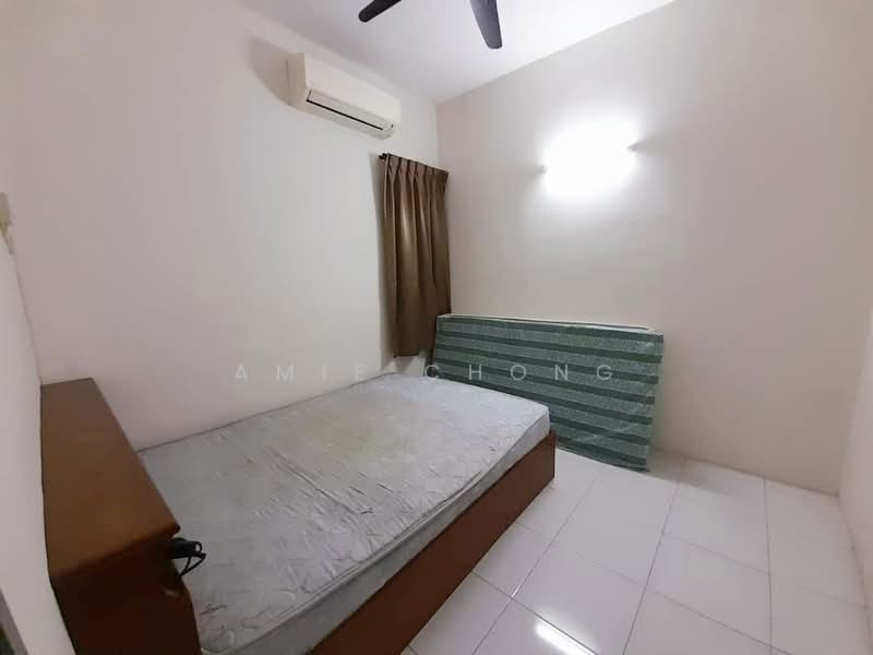 Station 18 1.5 Storey Terrace House Partial Furnished For Sale untuk Untuk Dijual - RM 280,000, Mac 2026 - Bedroom - PropertyGuru.com.my