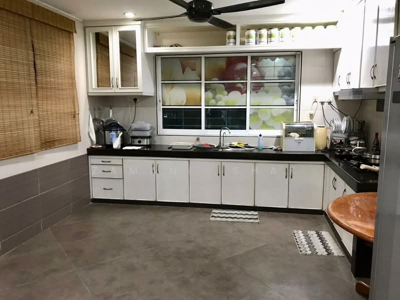 Bungalow for Sale in Kajang (Selangor) - Zamani Ishak - Kitchen - PropertyGuru.com.my