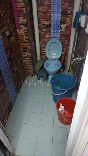 Pangsapuri untuk Dijual di Taman Sri Murni Fasa 1 - Zamani Ishak - Bathroom - PropertyGuru.com.my