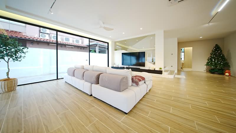 Bukit Suria Garden Village untuk Untuk Dijual - RM 3,000,000, Mac 2026 - Living Room - PropertyGuru.com.my